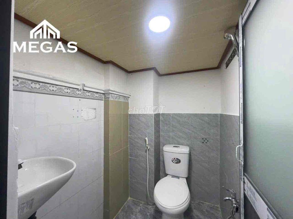 PHÒNG TRỌ TRỆT FULL NỘI THẤT GÁC CAO - FREE XE - GẦN ĐH VHU & HIU
