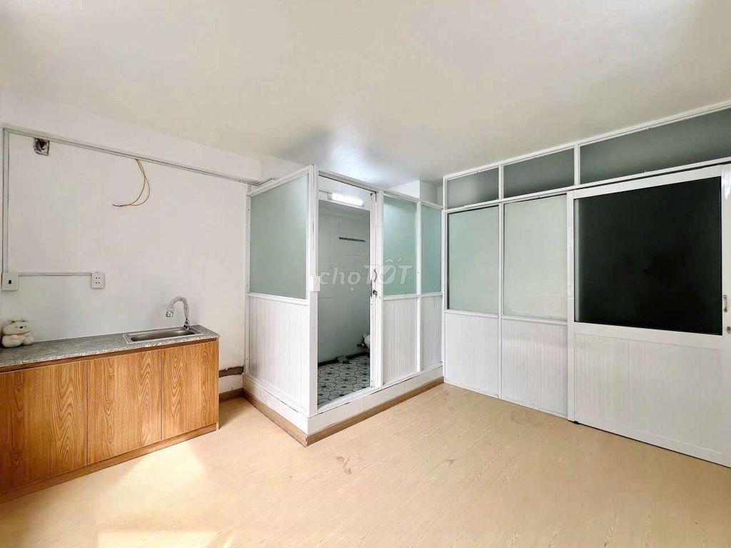 🚨 STUDIO CỬA SỔ TRỜI - MÁY LẠNH - MÁY GIẶT RIÊNG - SÁT NGÃ TƯ BỐN XÃ