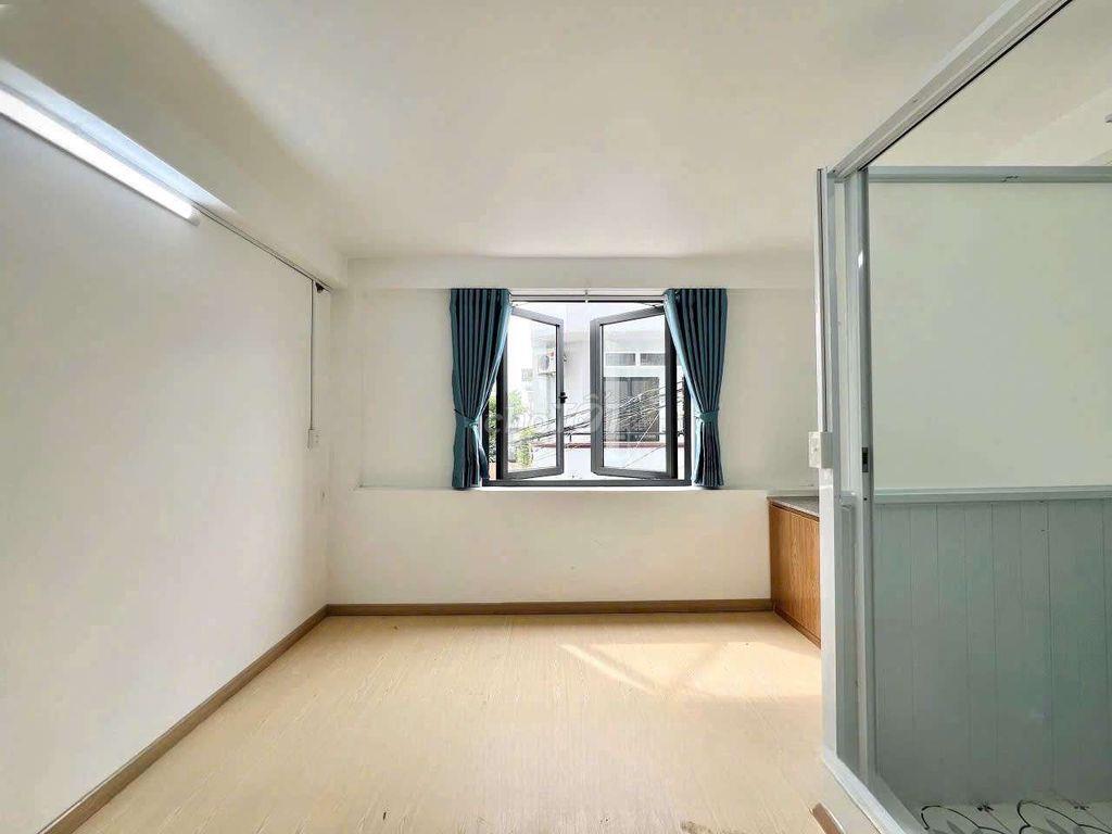 🚨 STUDIO CỬA SỔ TRỜI - MÁY LẠNH - MÁY GIẶT RIÊNG - SÁT NGÃ TƯ BỐN XÃ