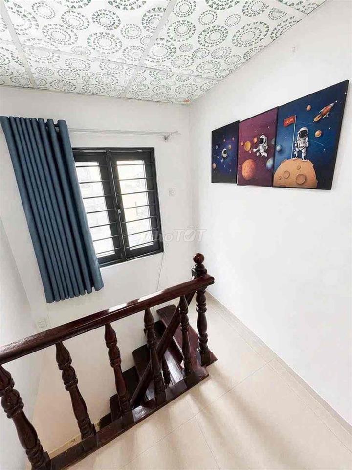 Nhà 1 Trệt 1 lầu 1 Pn ở ngay