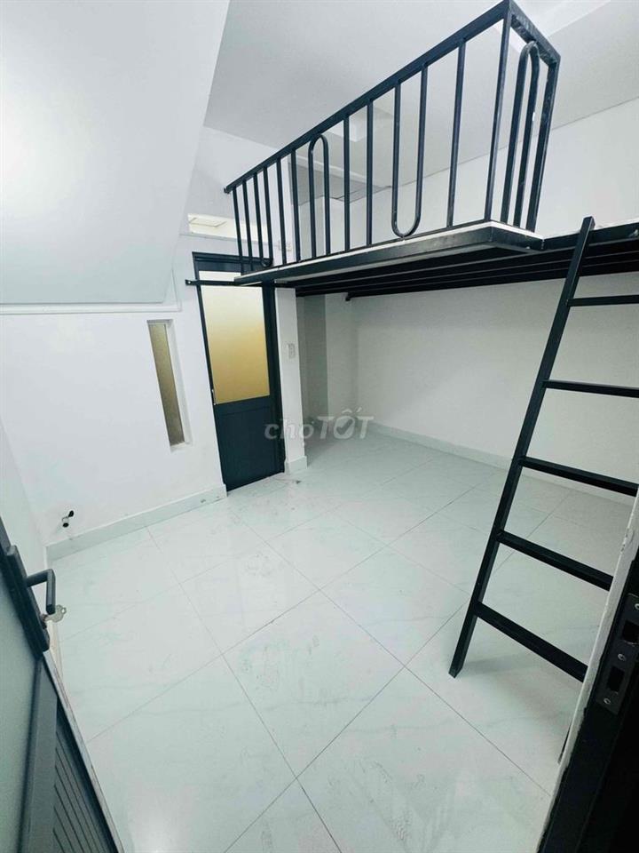 CHDV Tên Lửa Trống Ở ngay