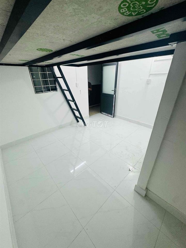 CHDV Tên Lửa Trống Ở ngay