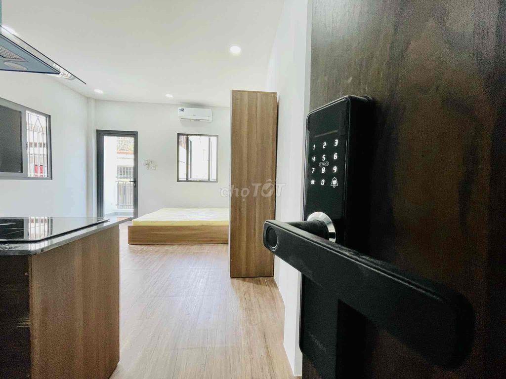 CănHộ Mới Xây tại Tạ Quang Bửu chính chủ-Ban Công-Full Nội Thất-Quận 8