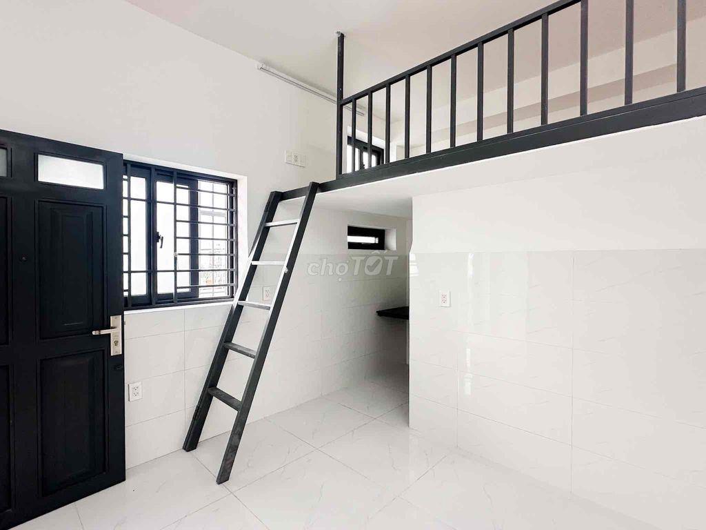 Nhà Mới Xây Còn Mùi sơn . ở Ngay