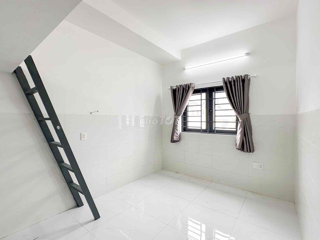 Nhà Mới Xây Còn Mùi sơn . ở Ngay