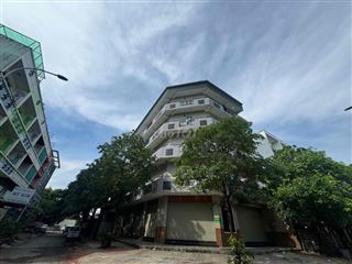 Nhà Mới Xây Còn Mùi sơn . ở Ngay