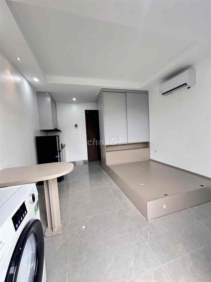 Căn Hộ Ban Công-Máy Giặt Riêng-Mới Xây-Full Nội Thất-Hoà Bình-30m2