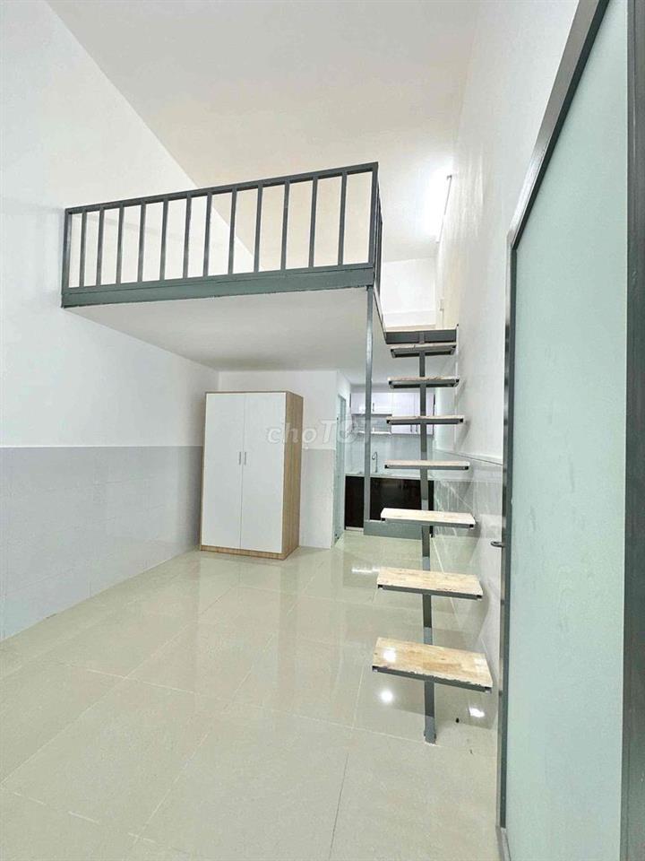 Nhà 1 Trệt 1 lửng . Có Sẵn Nội Thất