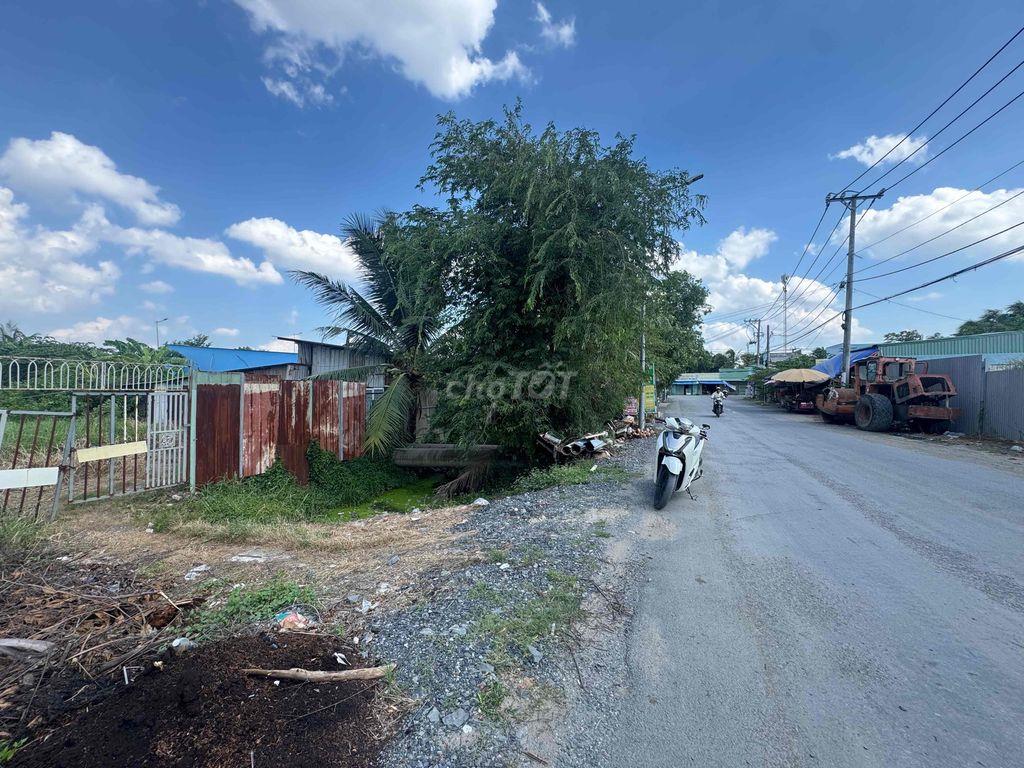 Nhà MT Đê Bà Tỵ Chợ Tân Long