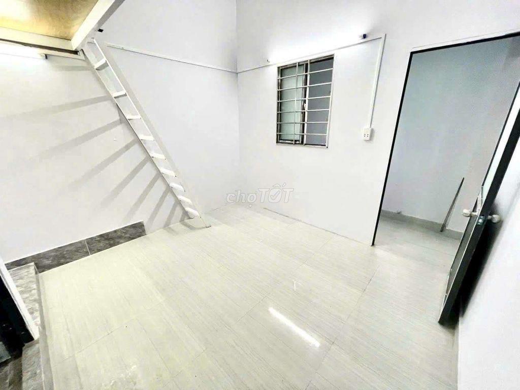 PHÒNG DUPLEX GÁC CAO - SIÊU RỘNG - NGAY BỐN XÃ - SẴN MÁY LẠNH - 7P HIU