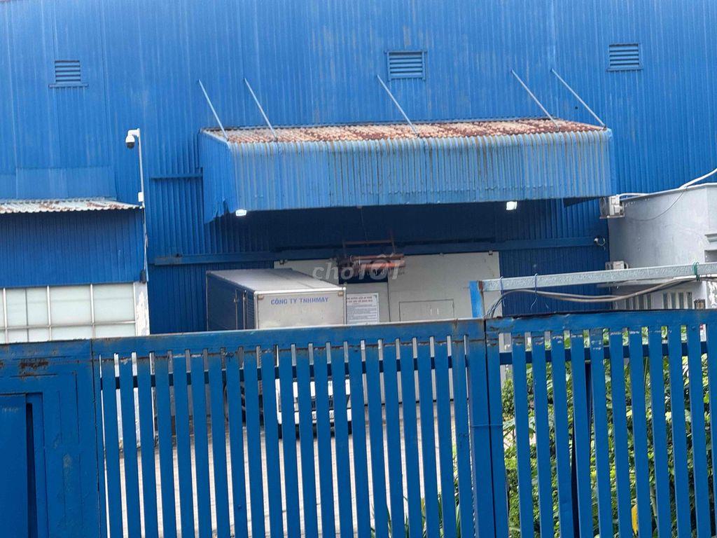 xưởng 67x80m, 7000m2 mặt tiền quốc lộ 1a  đang cho thuê 600tr/ tháng