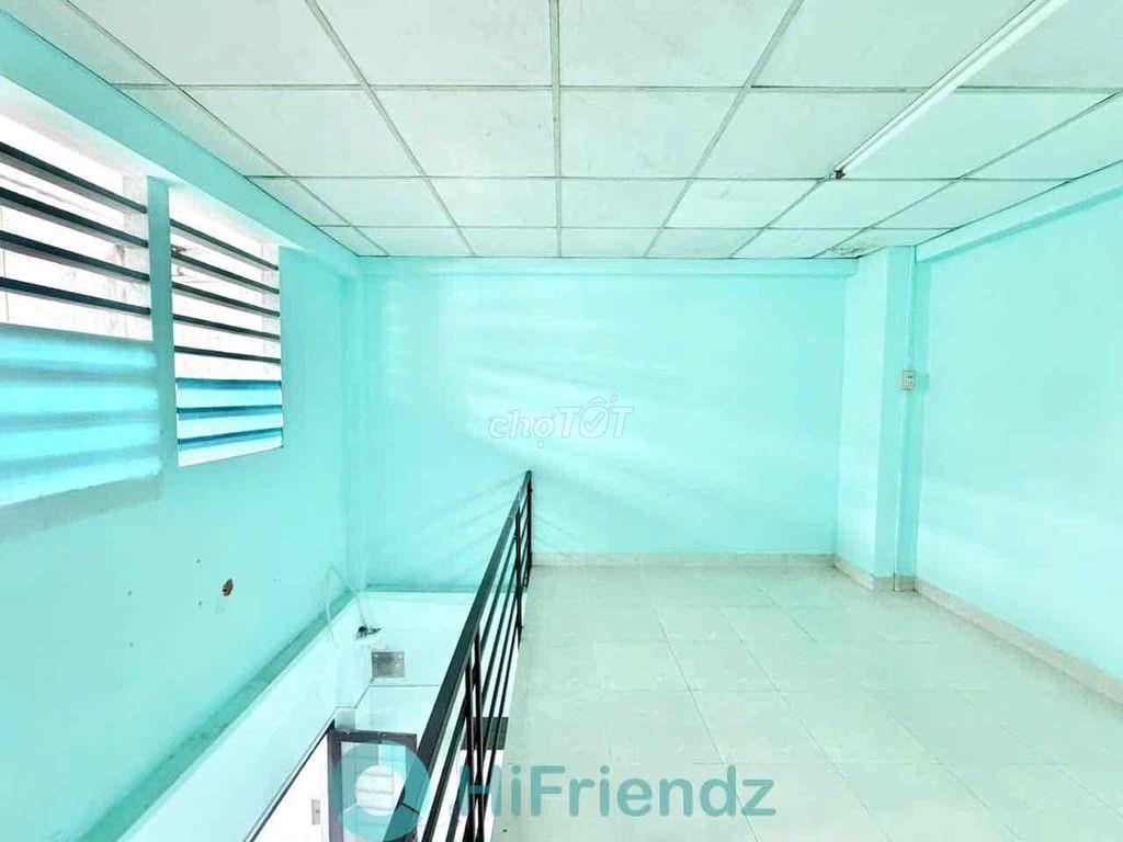 CHO THUÊ PHÒNG RỘNG 45M2 GÁC CAO 2M GẦN ĐẠI HỌC CÔNG THƯƠNG AEON TP