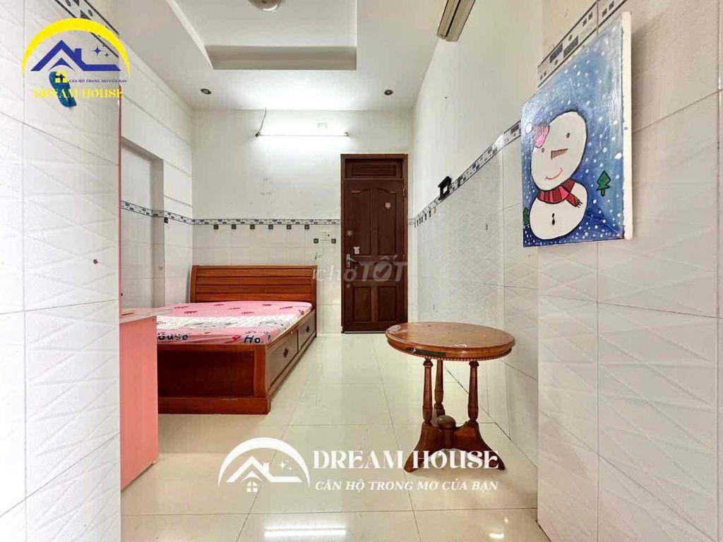 PHÒNG TRỌ STUDIO CÓ BAN CÔNG THOÁNG SẴN NỘI THẤT NHƯ HÌNH GẦN 4 XÃ