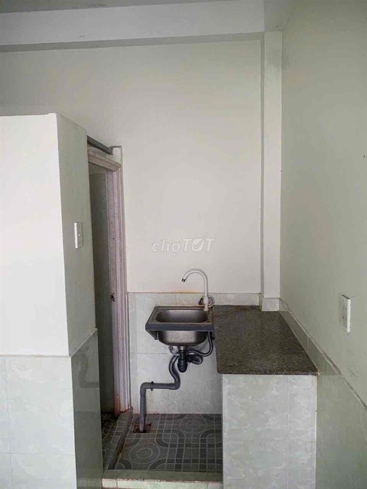 PHÒNG TRỌ KHÔNG GÁC CỬA SỔ THOÁNG MÁT GIÁ RẺ AN NINH Ở LIỀN