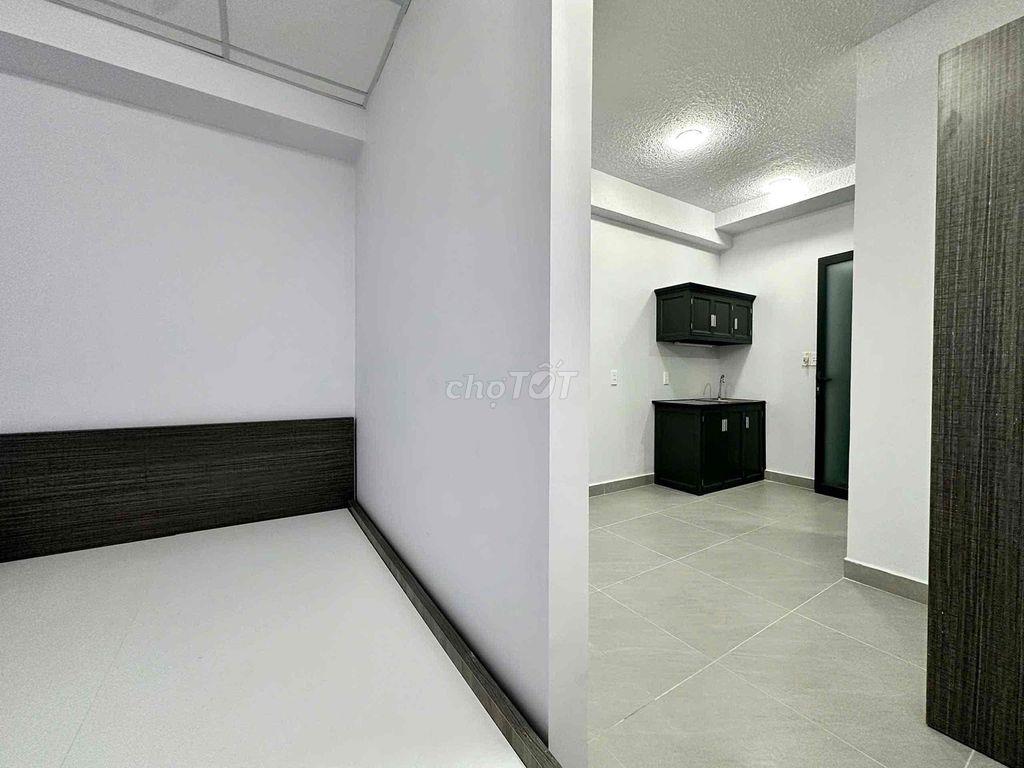 CĂN HỘ MINI MỘT PHÒNG NGỦ TÁCH BẾP RIÊNG RỘNG RÃI DƯỚI TRỆT Ở LIỀN