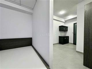 CĂN HỘ MINI MỘT PHÒNG NGỦ TÁCH BẾP RIÊNG RỘNG RÃI DƯỚI TRỆT Ở LIỀN