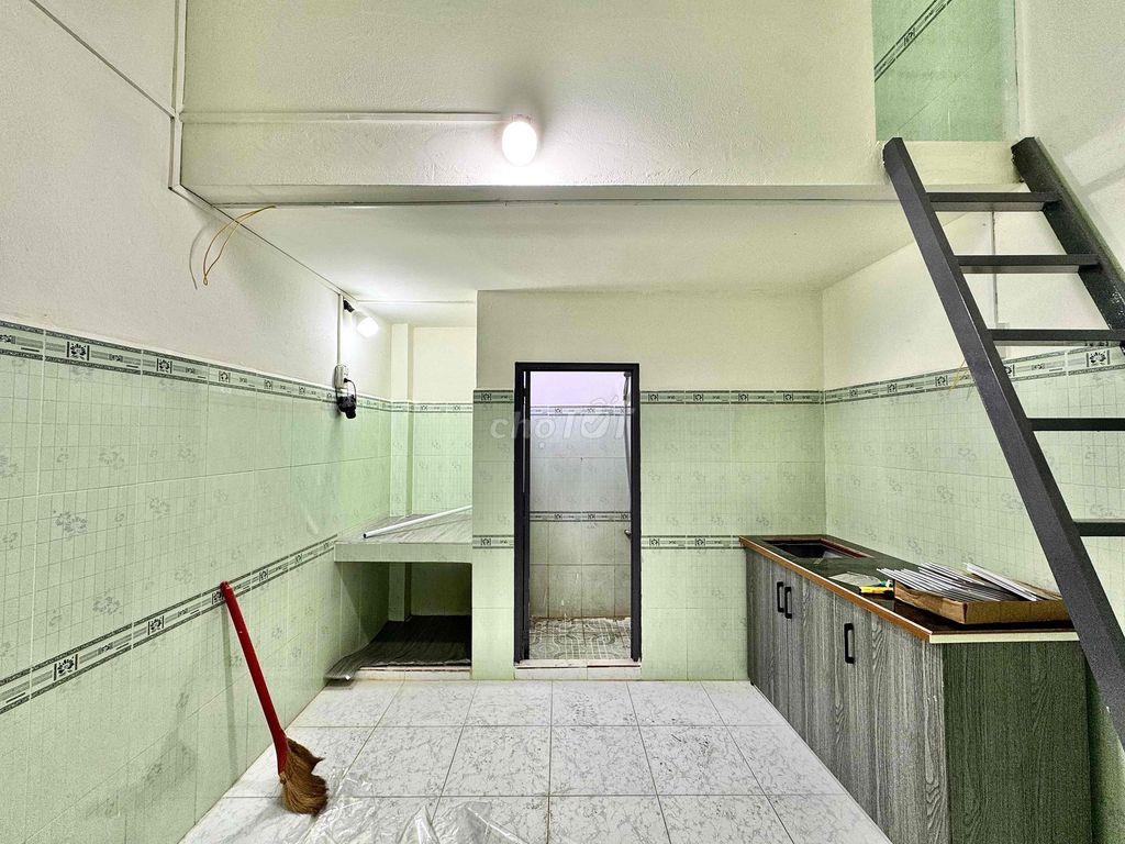 KHAI TRƯƠNG DÃY TRỌ DƯỚI TRỆT GÁC CAO 2M RỘNG RÃI AN NINH GIỮ CỌC 1/11