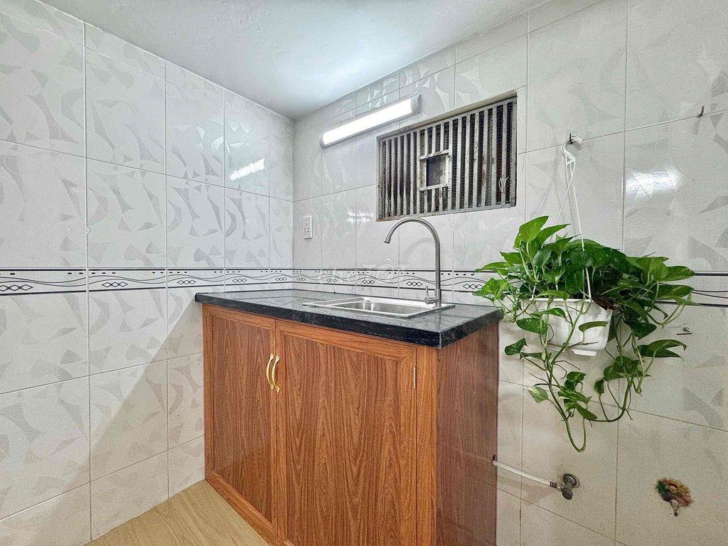 PHÒNG TRỌ CÓ GÁC MỚI XÂY RỘNG RÃI CỬA SỔ TRỜI THOÁNG MÁT TRỐNG SẴN