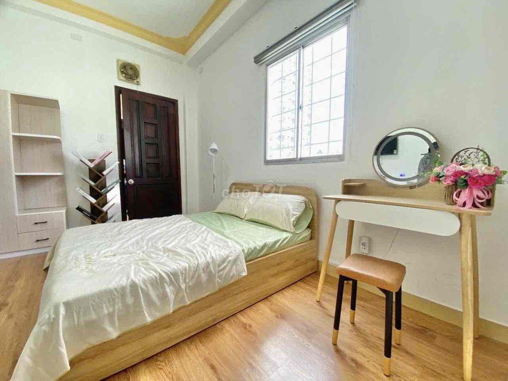 TRỐNG SẴN CĂN HỘ MINI ĐẦY ĐỦ TIỆN NGHI CỬA SỔ TRỜI THOÁNG MÁT Ở LIỀN