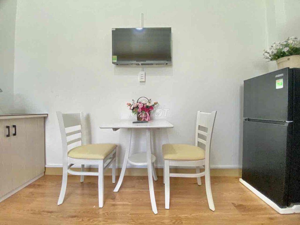 TRỐNG SẴN CĂN HỘ MINI ĐẦY ĐỦ TIỆN NGHI CỬA SỔ TRỜI THOÁNG MÁT Ở LIỀN