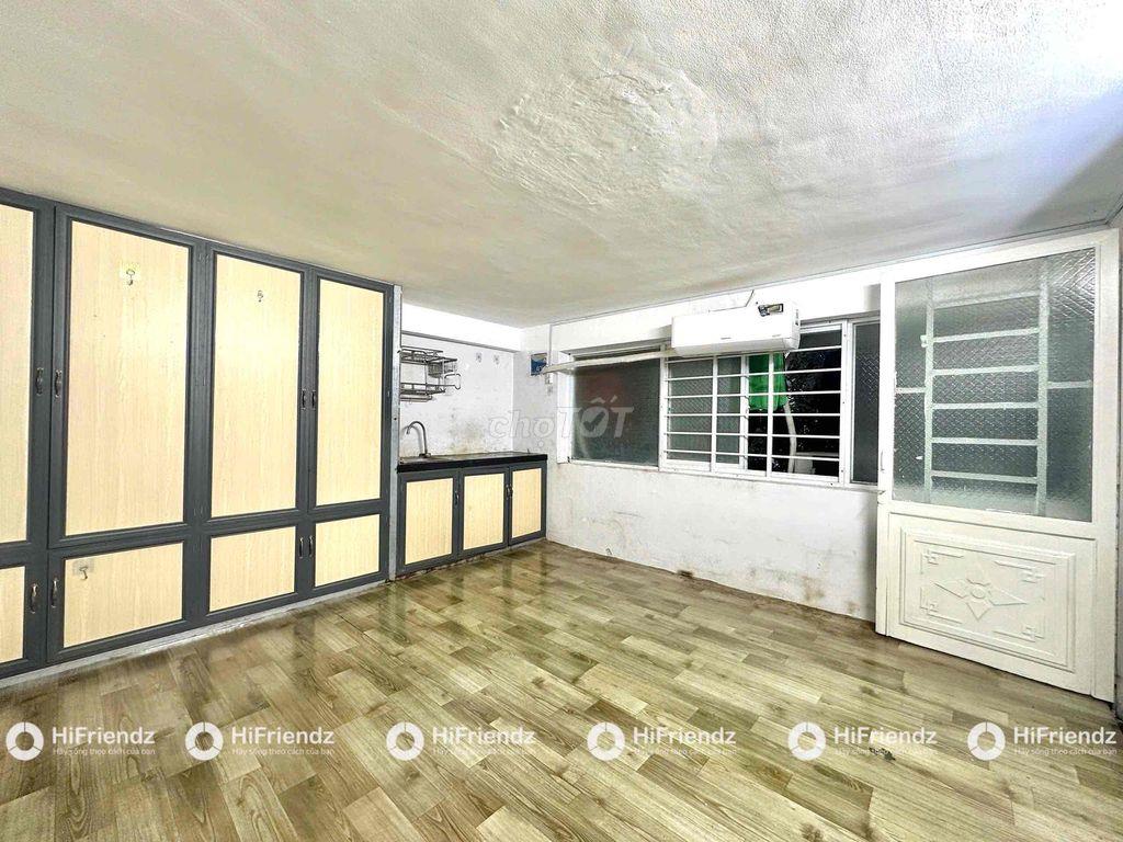 PHÒNG SẴN MÁY LẠNH - CÁCH VHU 800m - GIÁ RẺ - CỬA SỔ TRỜI