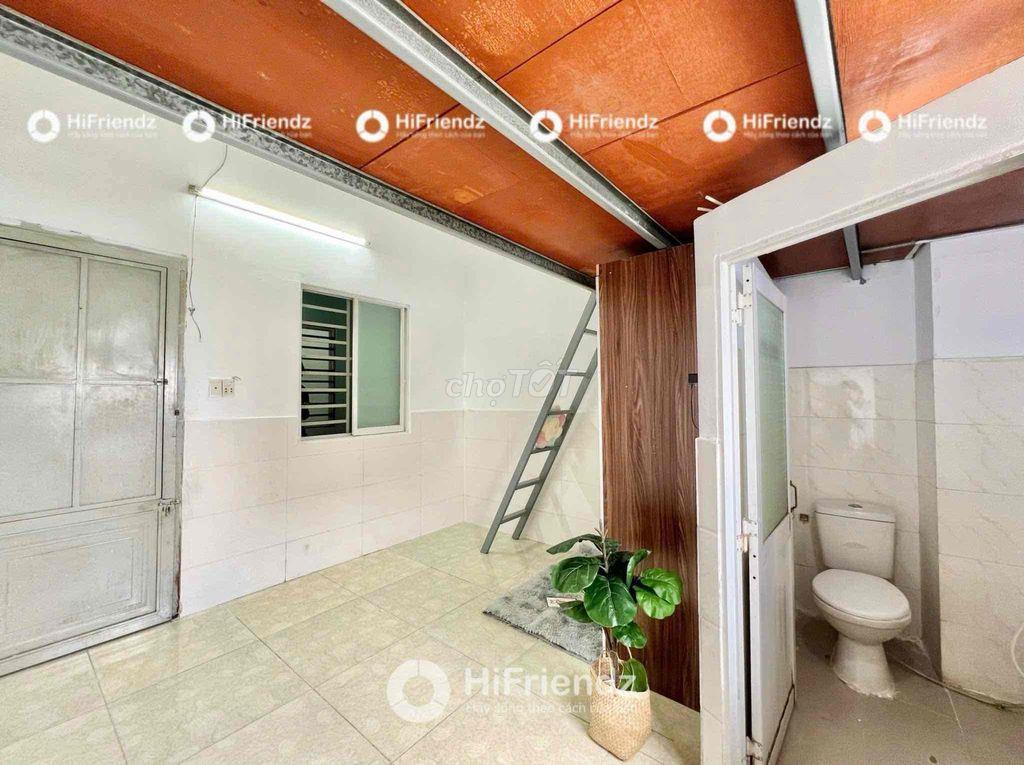 PHÒNG GÁC CAO GẦN TRƯỜNG HUIT - CÓ THANG MÁY - CỬA SỔ TRỜI - 3TR2