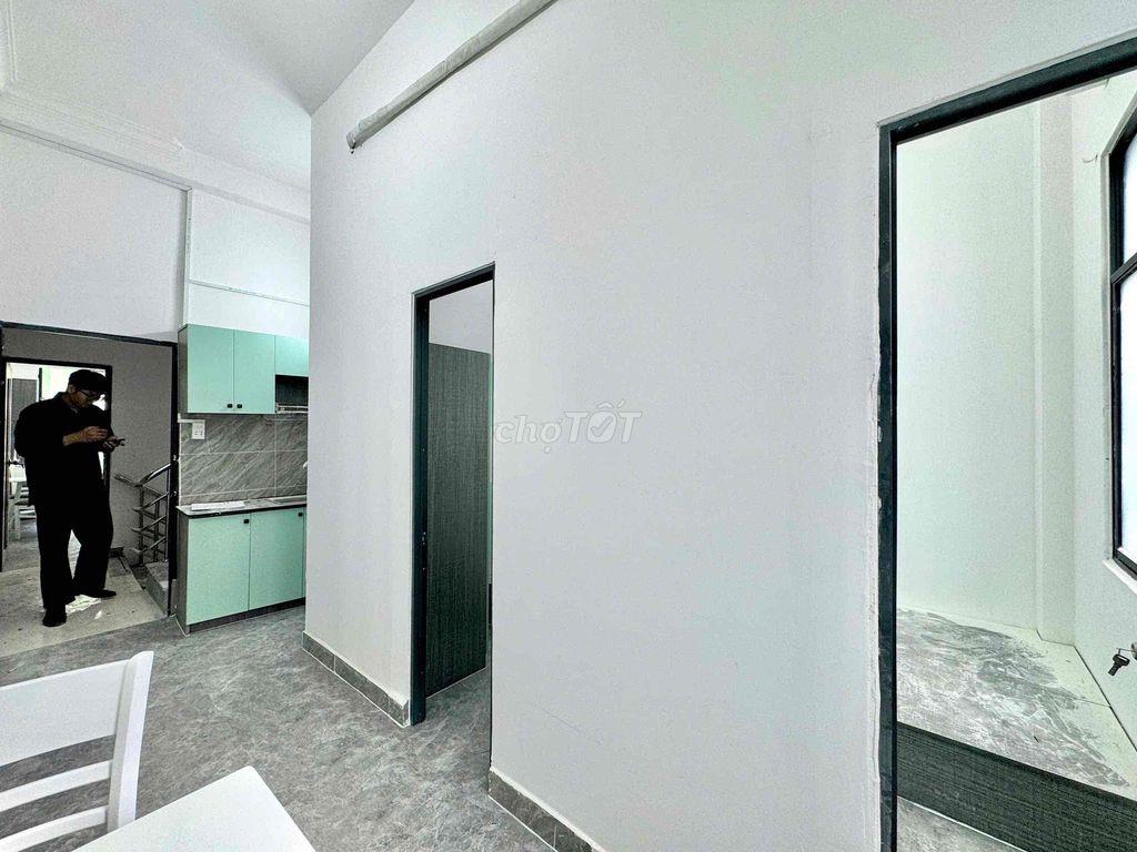 Căn hộ 2 phòng ngủ Ban công  ngay Luỹ Bán Bích mới xây 100%