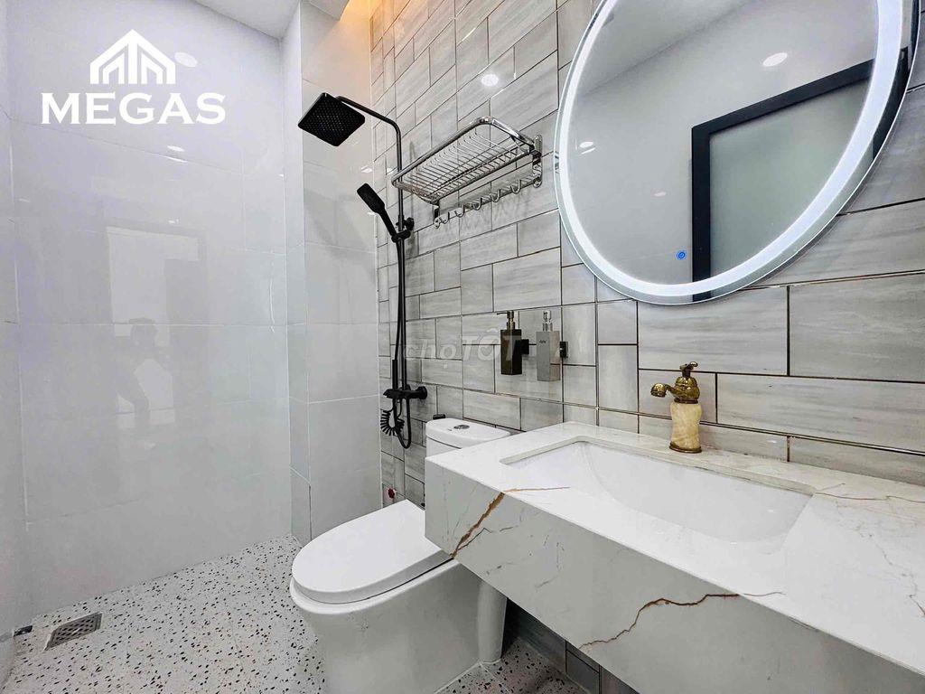 CHDV mới xây - đầy đủ nội thất cao cấp