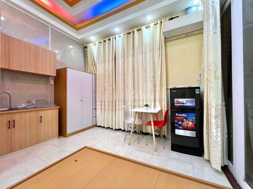 Căn hộ nguyên tầng 3 2 PN, đẹp đủ nội thất