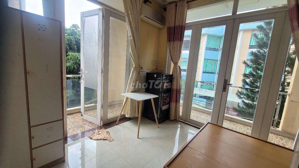 Căn hộ nguyên tầng 3 2 PN, đẹp đủ nội thất