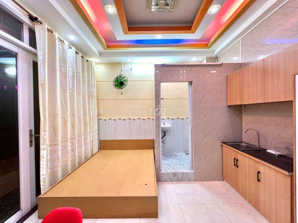 Căn hộ nguyên tầng 3 2 PN, đẹp đủ nội thất