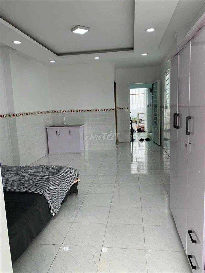 CHO THUÊ PHÒNG STUDIO BANCOL CỬA SỔ GIÁ RẺ TÂN PHÚ GẦN ĐH HỒNG BÀNG