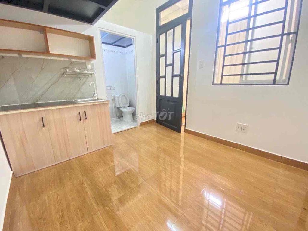 CHO THUÊ PHÒNG CỬA SỔ TRỜI THANG MÁY GIÁ RẺ GẦN AEON TÂN PHÚ ĐH HUIT