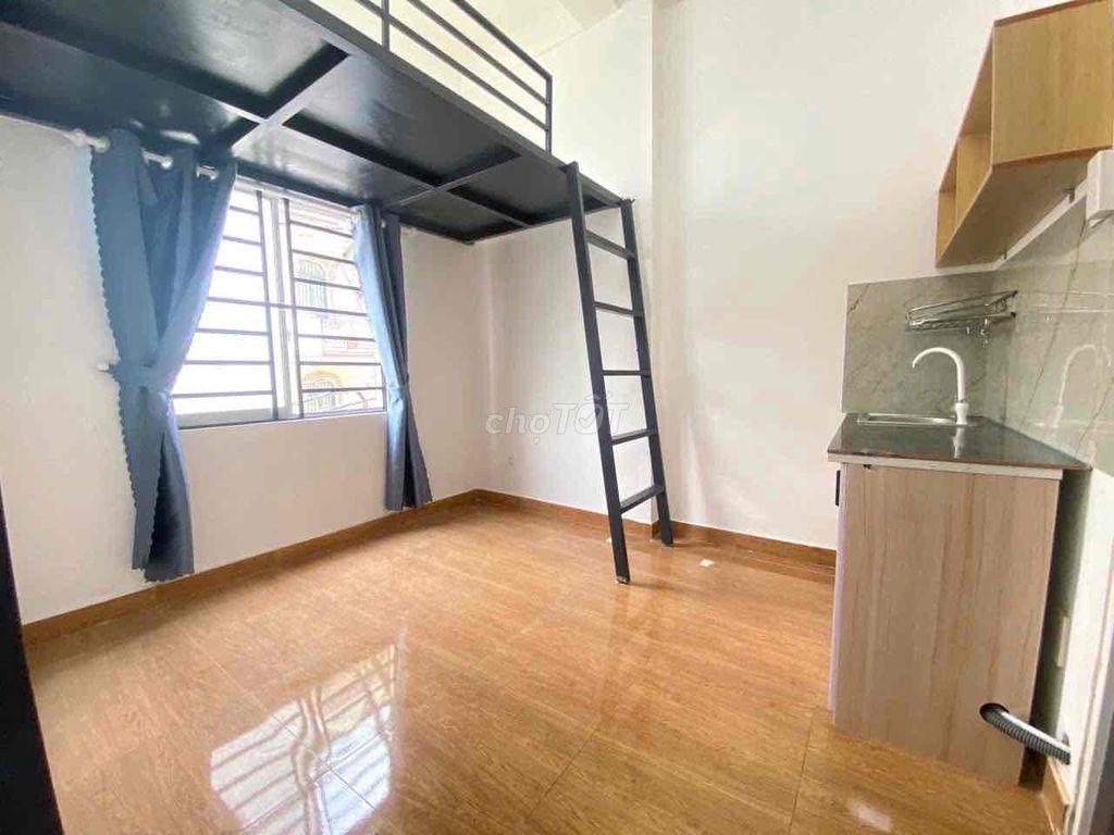 CHO THUÊ PHÒNG CỬA SỔ TRỜI THANG MÁY GIÁ RẺ GẦN AEON TÂN PHÚ ĐH HUIT