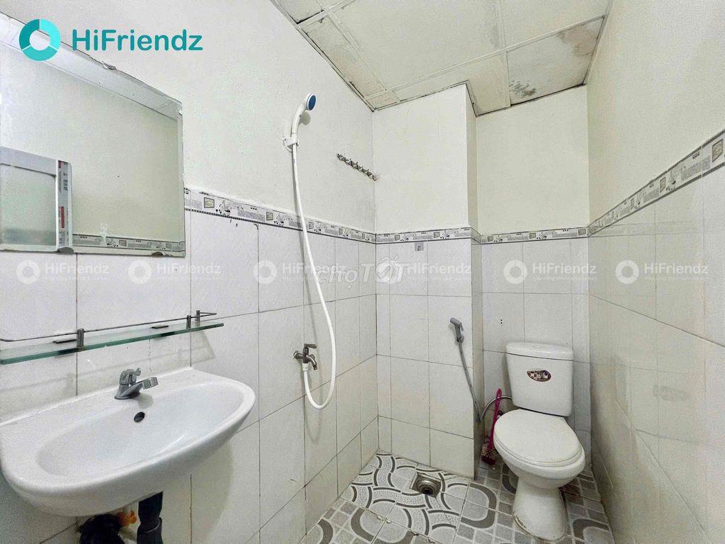 TRỐNG SẴN Ở LIỀN PHÒNG GÁC ĐẦY ĐỦ TIỆN NGHI GẦN BỆNH VIỆN BÌNH TÂN