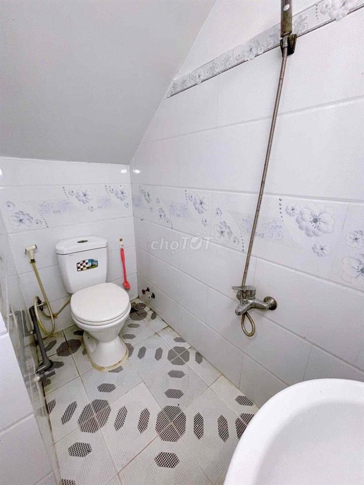 CHO THUÊ PHÒNG TRỆT GIÁ RẺ ĐẦY ĐỦ TIỆN NGHI GẦN ĐH CÔNG THƯƠNG GIÁ RẺ