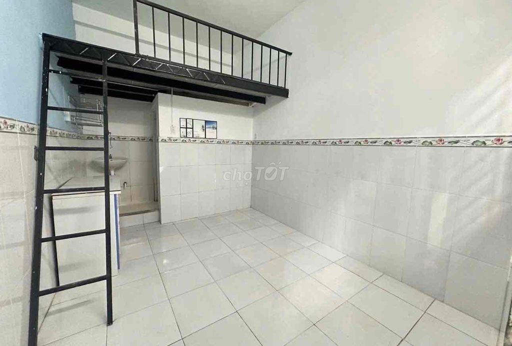 TRỐNG SẴN PHÒNG GÁC SẴN MÁY LẠNH NGAY ĐH CÔNG THƯƠNG 1P ĐI BỘ GIÁ RẺ