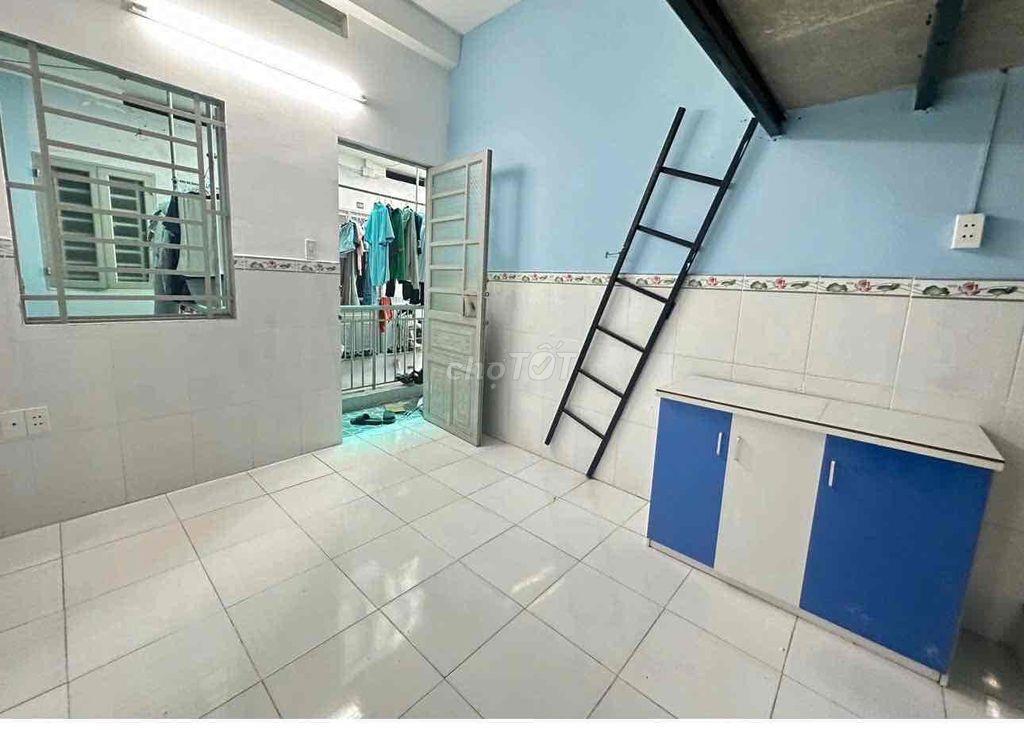 TRỐNG SẴN PHÒNG GÁC SẴN MÁY LẠNH NGAY ĐH CÔNG THƯƠNG 1P ĐI BỘ GIÁ RẺ