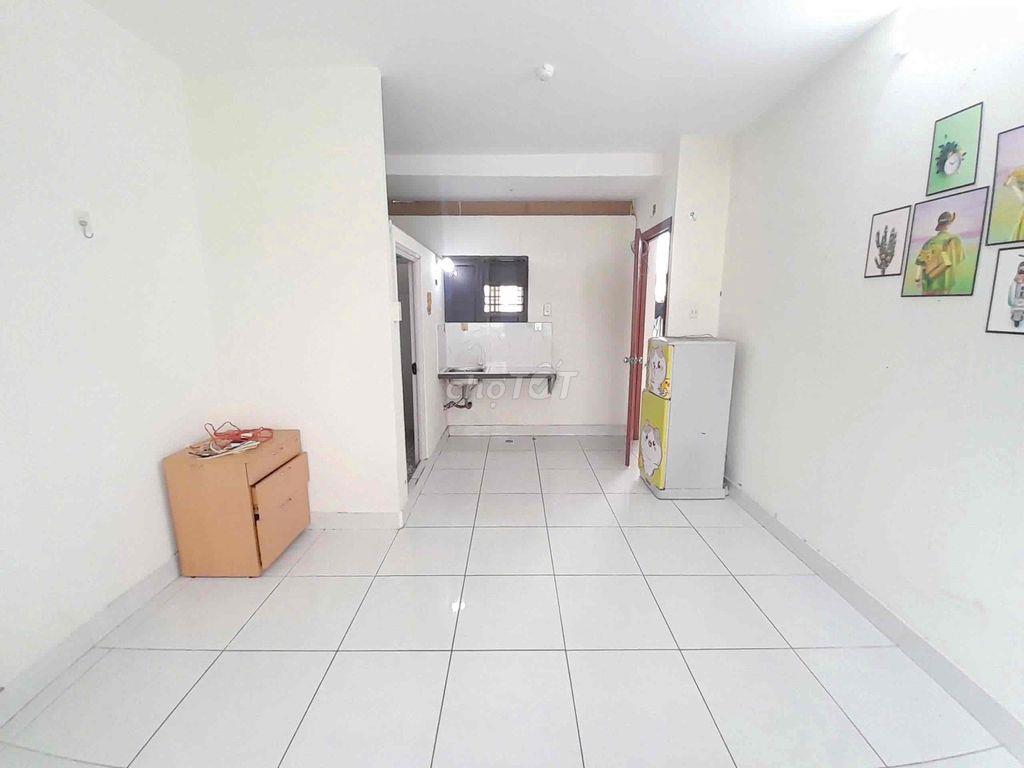 TRỐNG SẴN PHÒNG STUDIO BANCOL GẦN ĐH VĂN HIẾN - SẴN MÁY LẠNH GIÁ RẺ