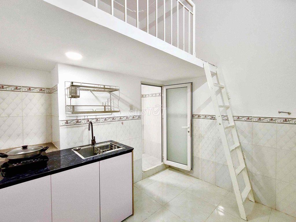 TRỐNG SẴN PHÒNG GÁC SẴN MÁY LẠNH - THANG MÁY - GẦN ĐH VĂN HIẾN - Q11