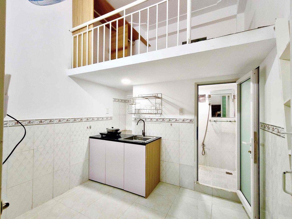 TRỐNG SẴN PHÒNG GÁC SẴN MÁY LẠNH - THANG MÁY - GẦN ĐH VĂN HIẾN - Q11