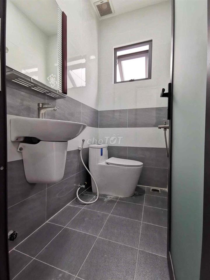 CHO THUÊ PHÒNG STUDIO CỬA SỔ TRỜI SẴN MÁY LẠNH GẦN ĐH CÔNG THƯƠNG