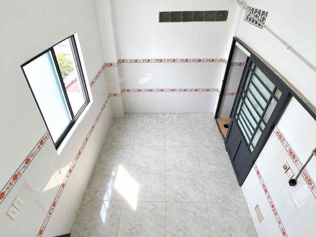 TRỐNG SẴN PHÒNG CỬA SỔ TRỜI - GẦN ĐH VĂN HIẾN - ĐẦM SEN - THANG MÁY