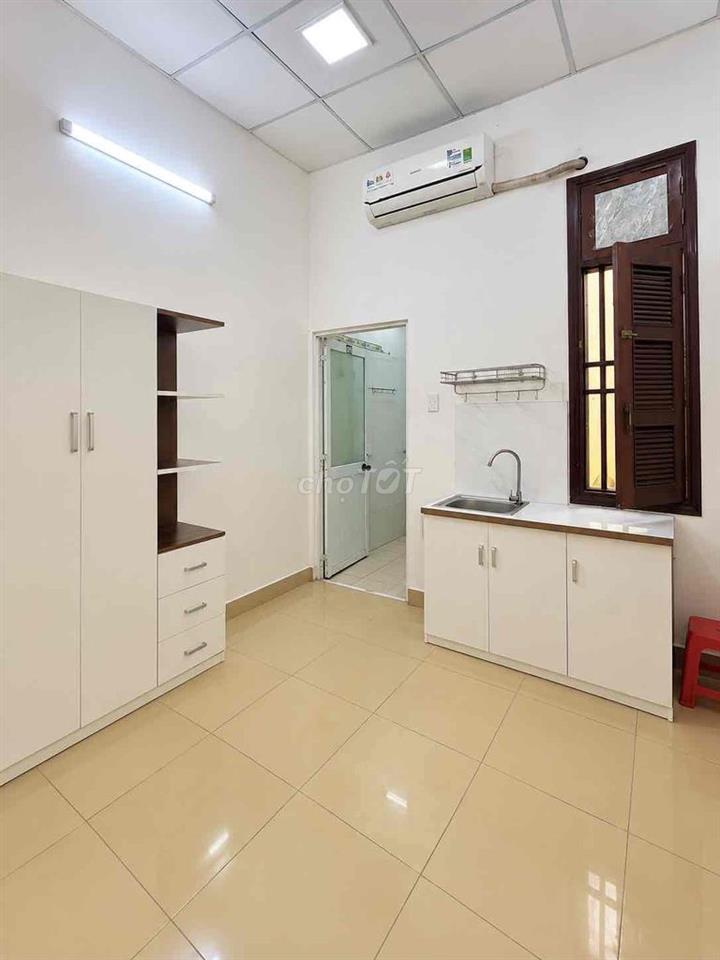 CHO THUÊ PHÒNG STUDIO CỬA SỔ TRỜI SẴN MÁY LẠNH GẦN ĐH CÔNG THƯƠNG