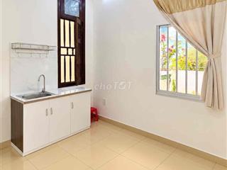 CHO THUÊ PHÒNG STUDIO CỬA SỔ TRỜI SẴN MÁY LẠNH GẦN ĐH CÔNG THƯƠNG