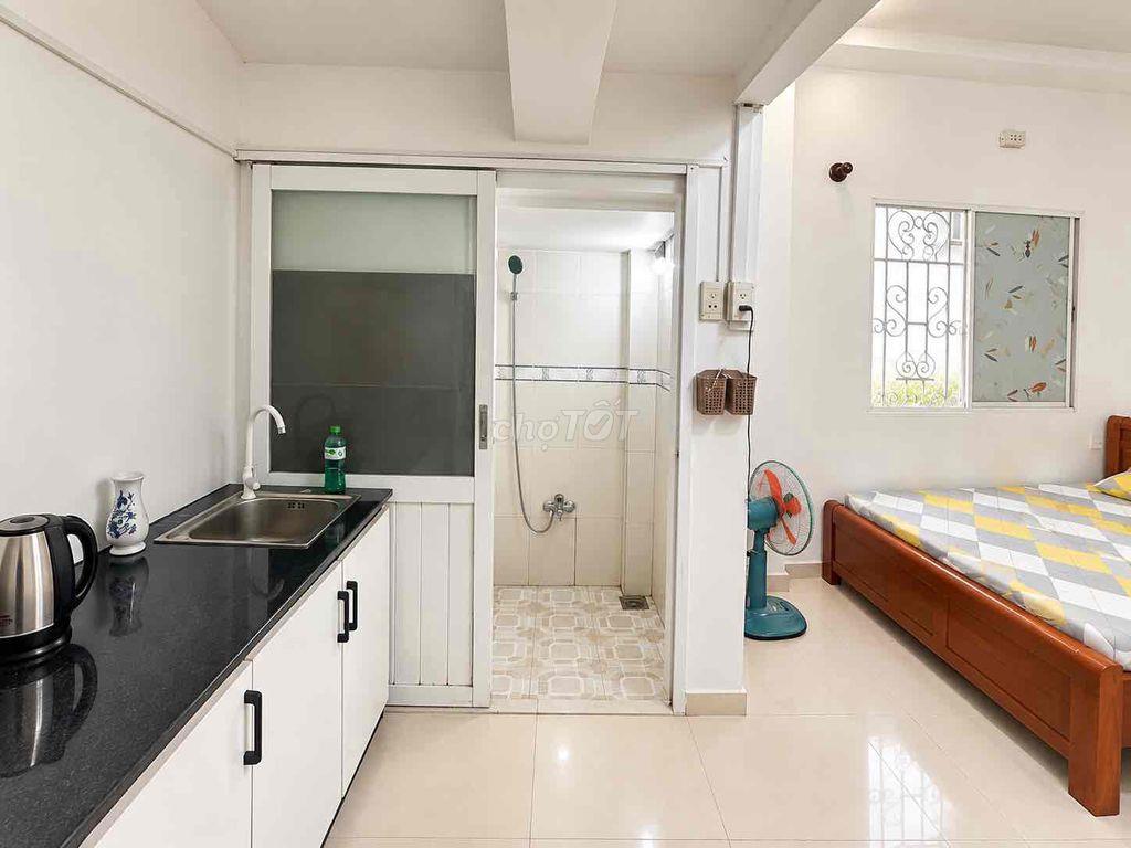 TRỐNG SẴN PHÒNG STUDIO CỬA SỔ TRỜI - GẦN ĐH VĂN HIẾN - ĐẦM SEN