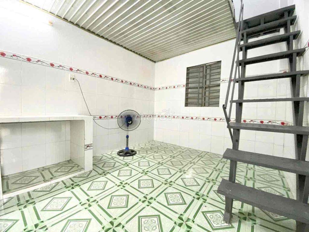 CHO THUÊ PHÒNG TRỆT GÁC CAO 2M SẴN MÁY LẠNH GẦN KDC VĨNH LỘC - ĐH HUIT