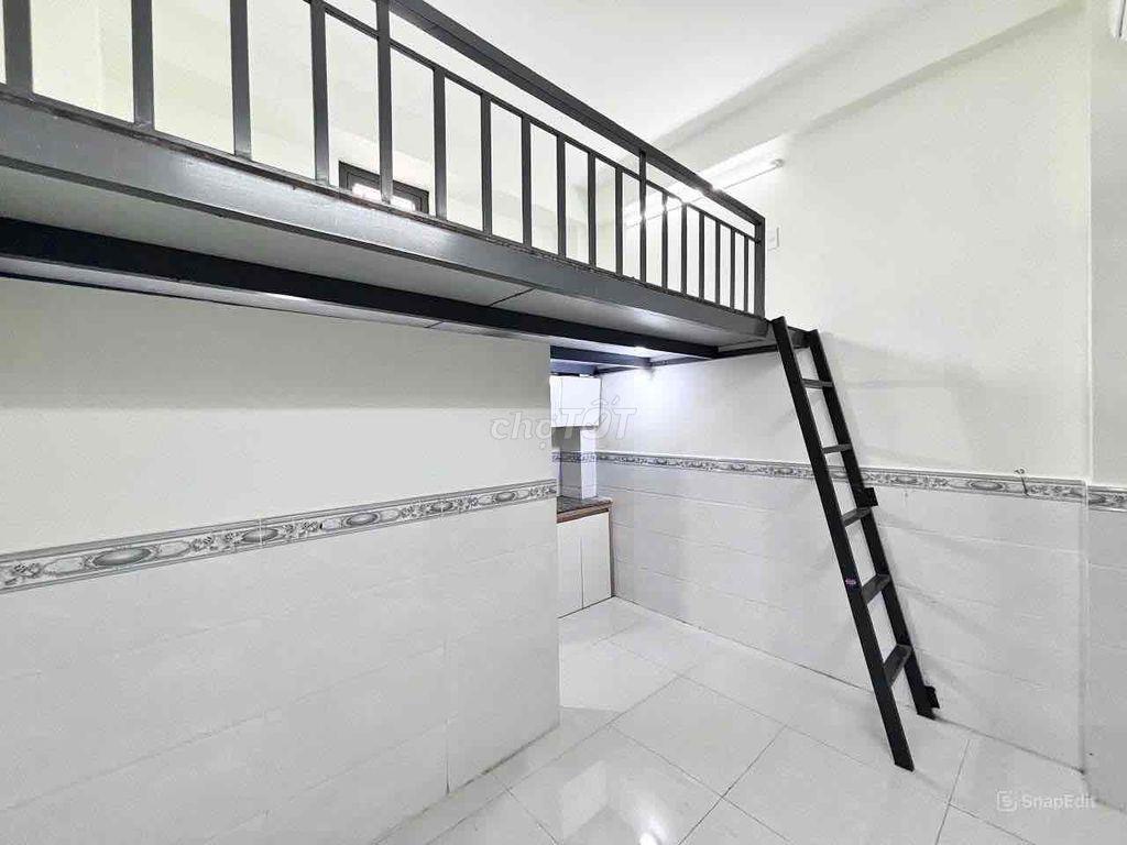 TRỐNG SẴN PHÒNG GÁC CỬA SỔ TRỜI GẦN ĐH CÔNG THƯƠNG - AEON TÂN PHÚ