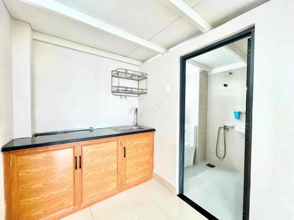 PHÒNG GÁC CAO 1M6 CỬA SỔ TRỜI FULL NỘI THẤT NGAY VÒNG XOAY BÌNH PHÚ