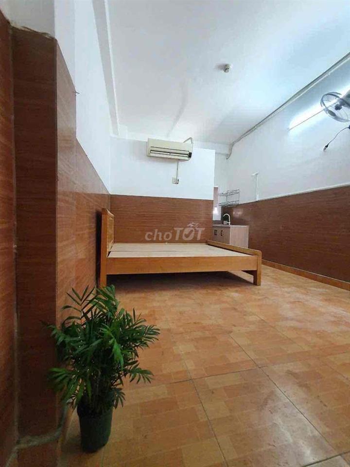 PHÒNG CỰC KÌ RỘNG FULL NỘI THẤT NGAY AEON TÂN PHÚ ĐẠI HỌC CÔNG THƯƠNG
